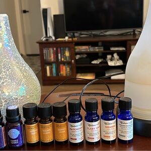Scentsy diffuse, shade, and oils